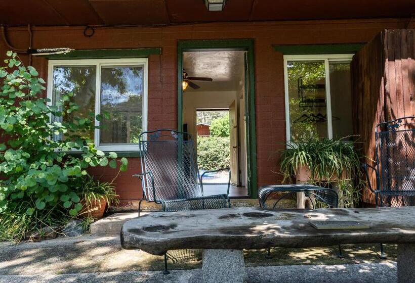 带大床的标准间, Buckeye Tree Lodge