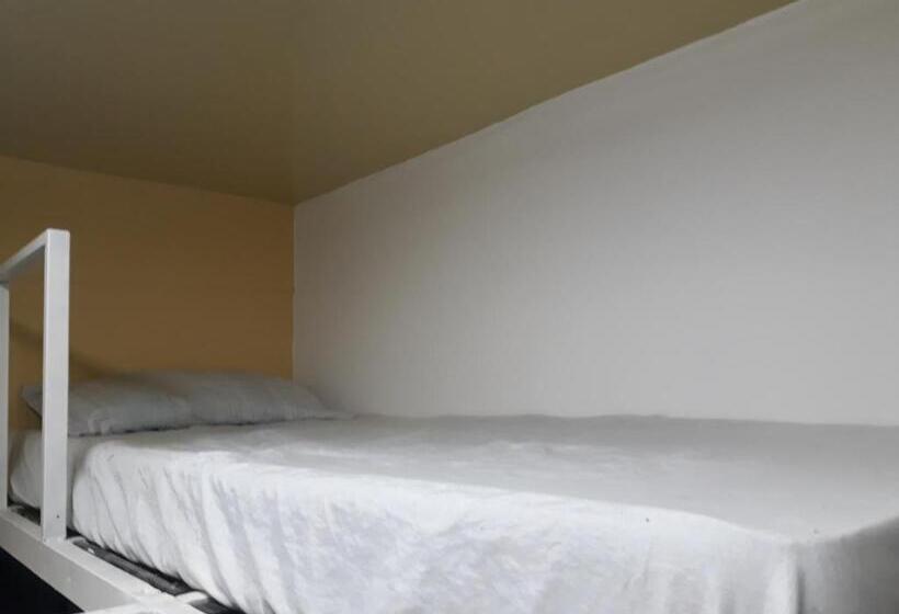 اتاق خانوادگی با سرویس بهداشتی مشترک, Sapucali Privative Hostel