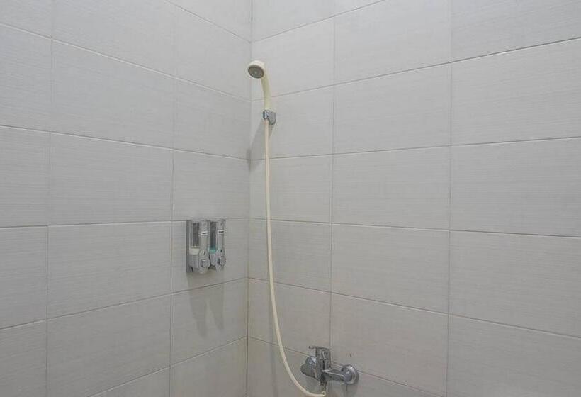 Номер Deluxe, Reddoorz Near Alun Alun Subang