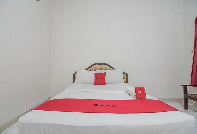 Номер Стандарт, Reddoorz Near Alun Alun Subang