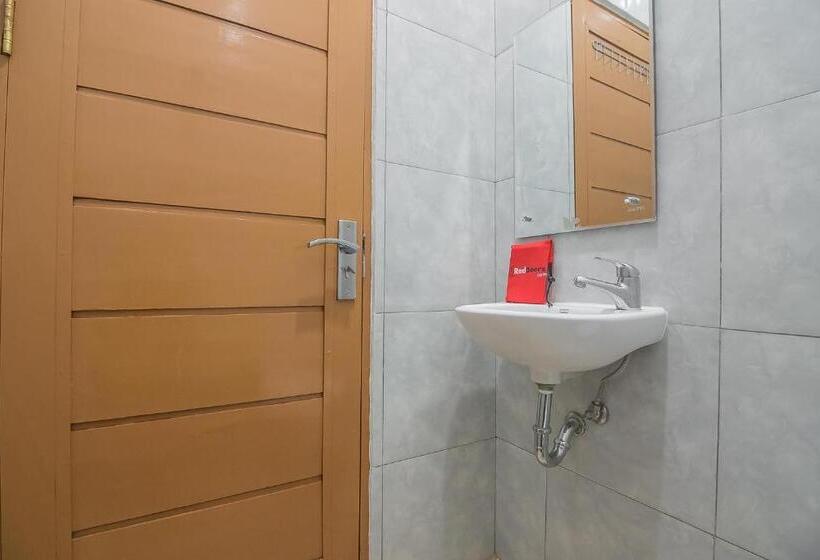 اتاق استاندارد, Reddoorz Plus Near Syamsudin Noor Airport 3