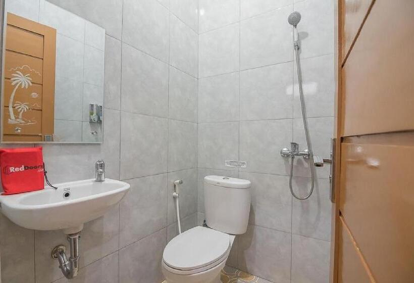 اتاق استاندارد, Reddoorz Plus Near Syamsudin Noor Airport 3