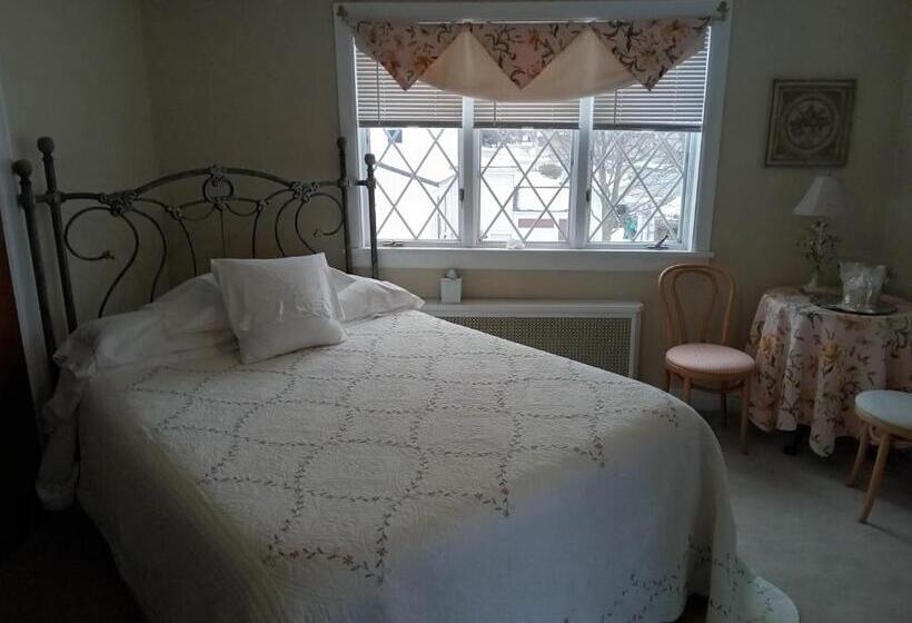 Люкс Повышенной Комфортности, The Guest House At The Regina House Tea Room