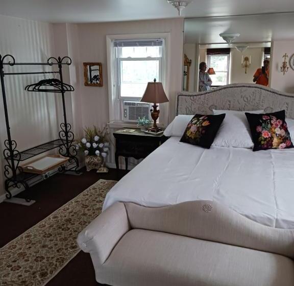 Люкс, The Guest House At The Regina House Tea Room