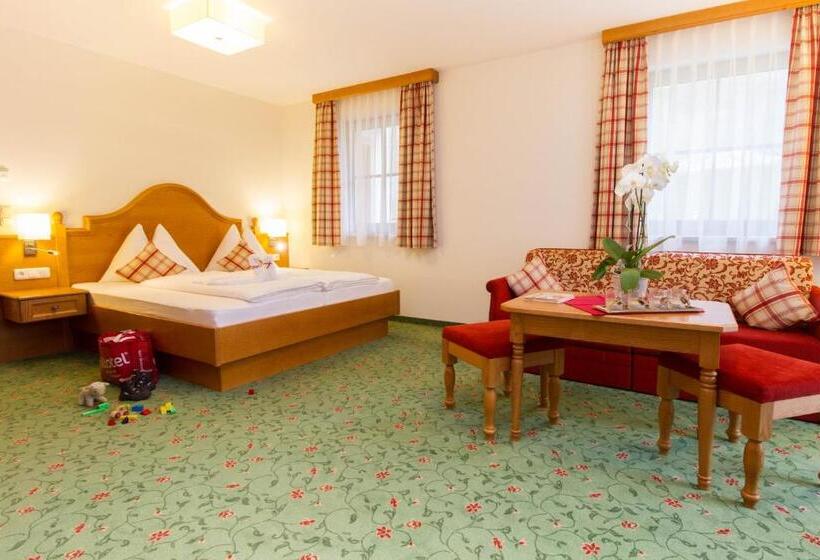 اتاق خانوادگی, Familienhotel Oberkarteis