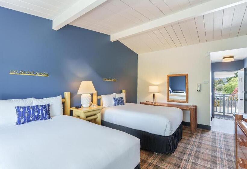 Номер Стандарт 2 Двуспальные Кровати, Carmel River Inn