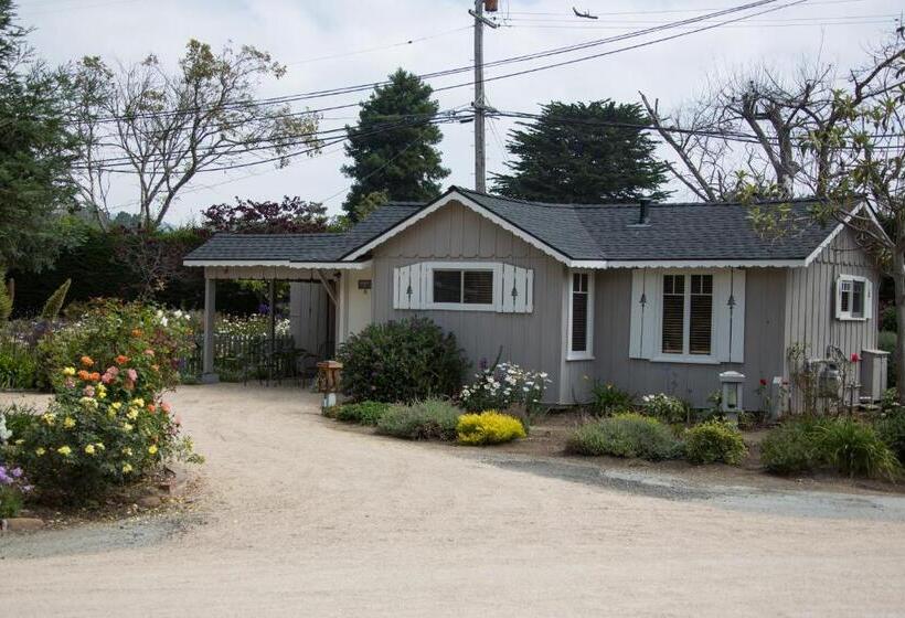 Хижина, Carmel River Inn
