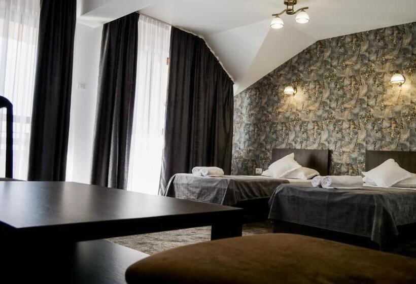 Номер Стандарт Трехместный, Motel Infinit