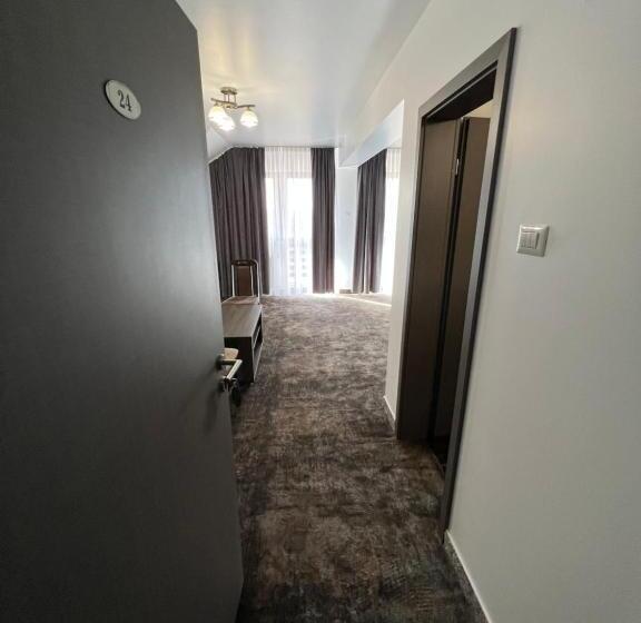 Номер Стандарт Трехместный, Motel Infinit