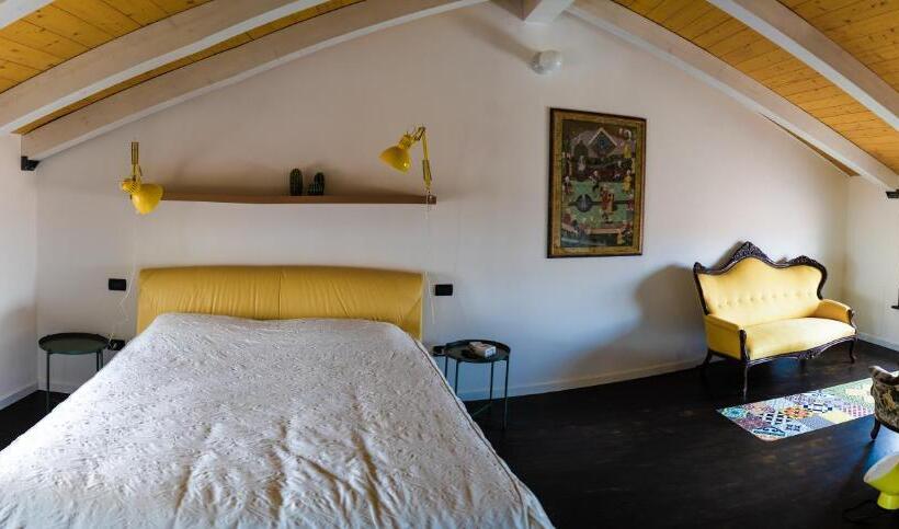 キングサイズベッドのデラックスルーム, Crudis Luxury Rooms