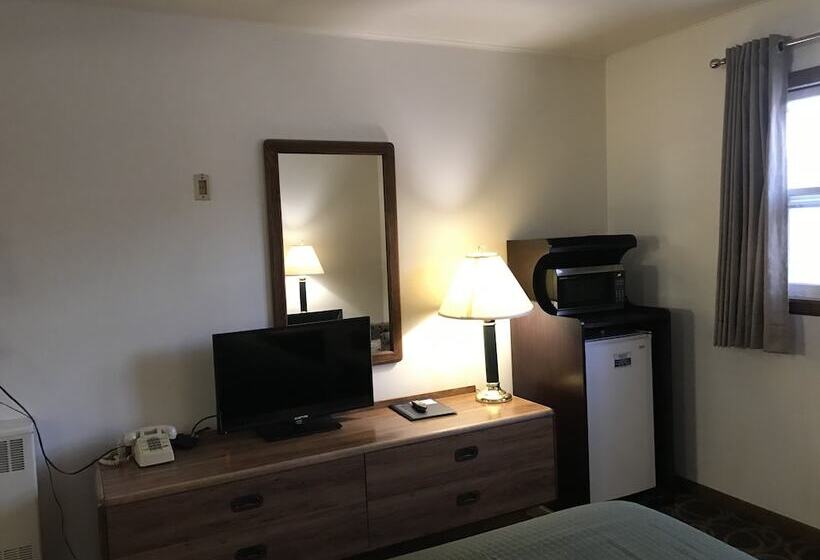 Номер Стандарт, Colonial Inn Dyersville