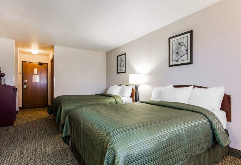 Номер Стандарт, Quality Inn & Suites Stoughton  Madison South