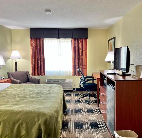 Стандартный Номер Кровать Кинг, Quality Inn & Suites Wisconsin Dells Downtown   Waterparks Area
