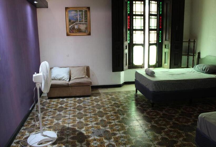 اتاق استاندارد با 2 تخت دوبل, Hostal Velvet Plaza