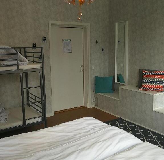 Семейный Номер Совместный Санузел, Sjugare Gård Bed & Breakfast