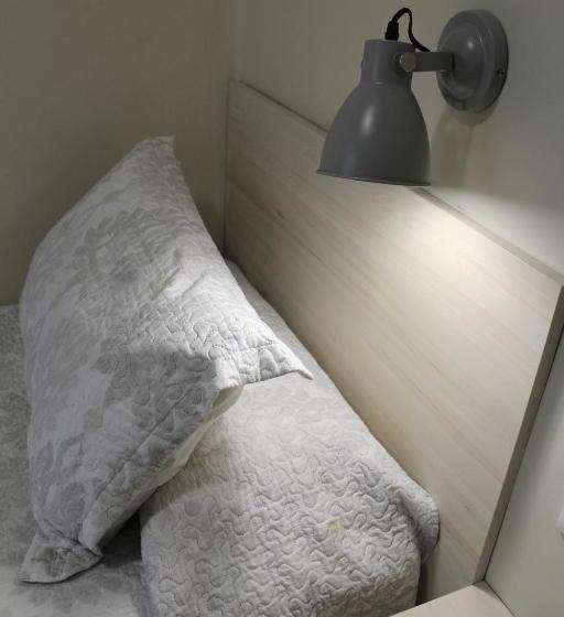 חדר אקונומי יחיד, Hostal La Romànica