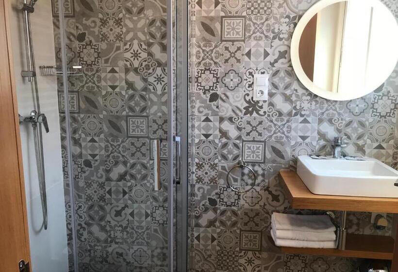 חדר סטנדרט, Hostal La Romànica