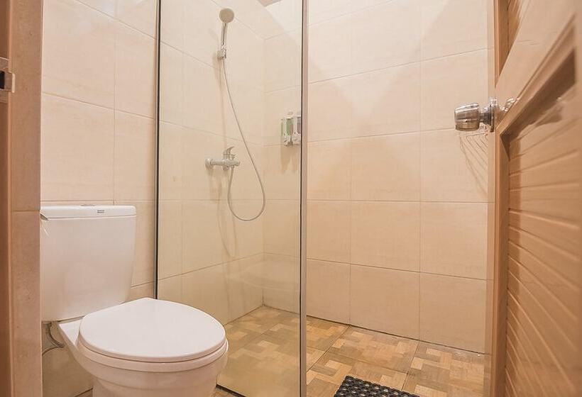 Кровать в Общей Комнате, Reddoorz Hostel @ Grand Pangandaran