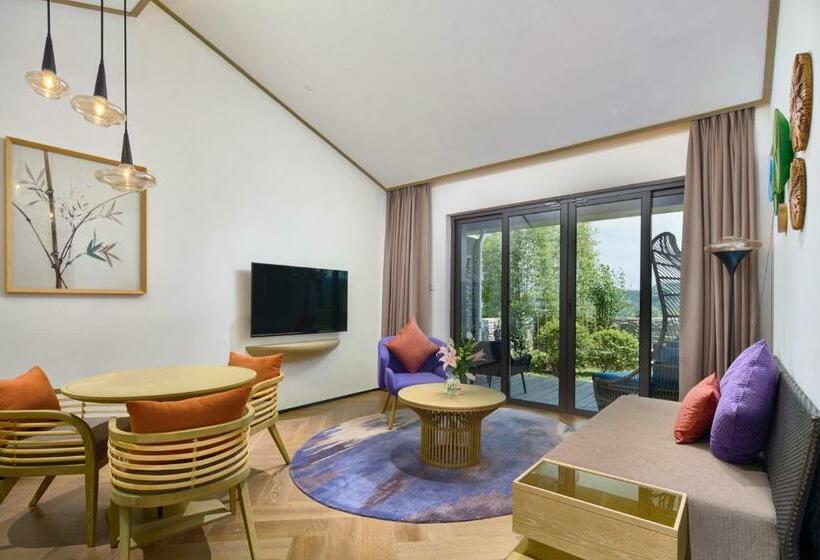 Люкс, Club Med Joyview Resort