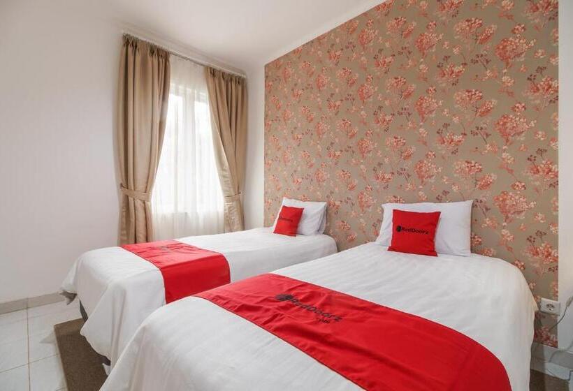 Номер Economy, Reddoorz Plus Near Exit Toll Puncak 2