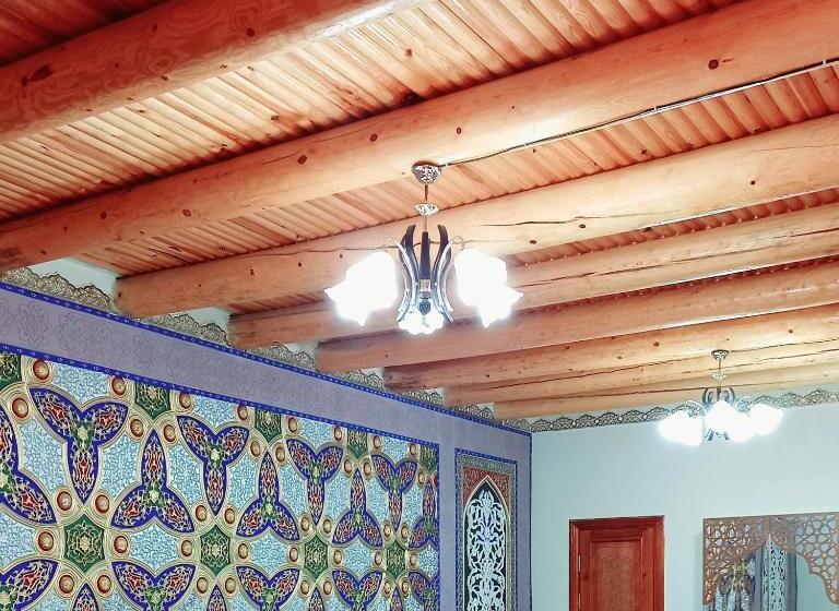 اتاق استاندارد چهار تخته, Koh I Noor