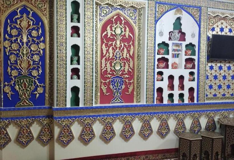 اتاق استاندارد چهار تخته, Koh I Noor