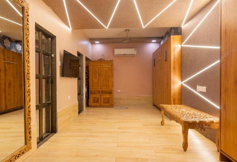 اتاق استاندارد چهار تخته, Onn Shelter Inn