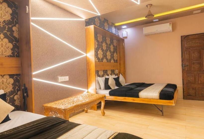 اتاق استاندارد چهار تخته, Onn Shelter Inn