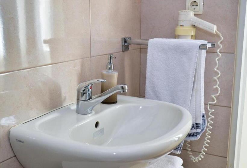 اتاق استاندارد با چشم‌انداز دریاچه, Guesthouse Marivo