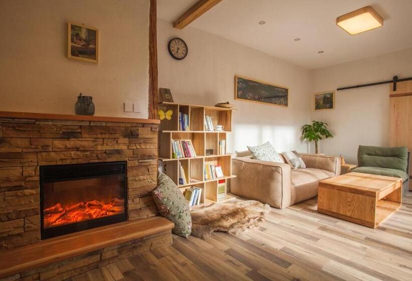Дом 4 Спальни, Eden Court