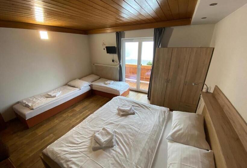 4인용 스탠다드 룸, Pension Tyrol