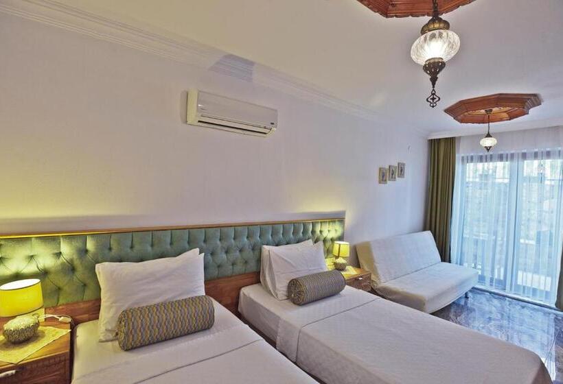 Quarto Estandar, Gumus Konak