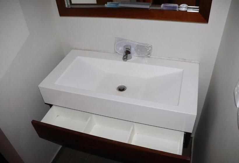 Люкс, Yanbu Inn Residential Suites