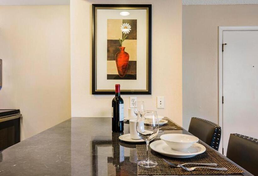 Standard-studio, Chase Suite  El Paso