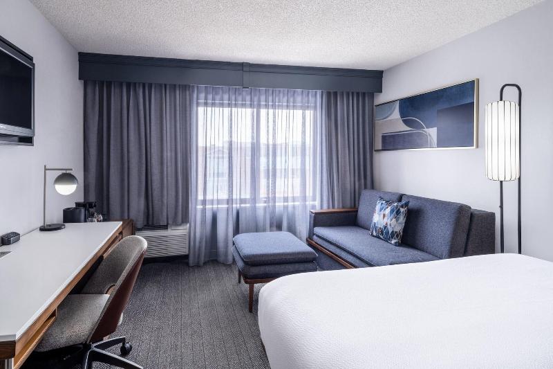스탠다드 룸 킹사이즈 침대, Courtyard Salt Lake City Airport