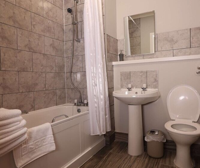 חדר סטנדרט, Michelangelos   Rooms, Restaurant & Bar