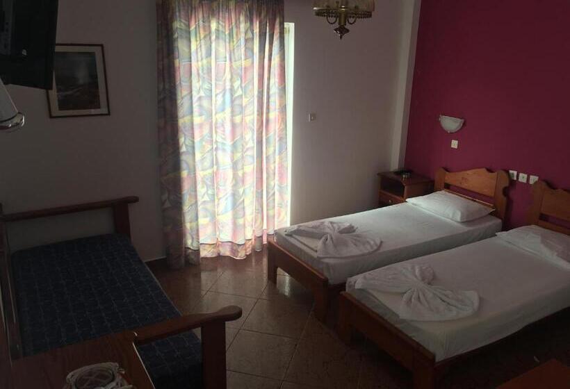 اتاق استاندارد سه نفره, Golden Star Rooms