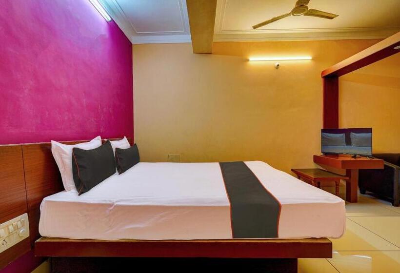 三人经典房间, Spot On 700758  Kvc Holiday Inn