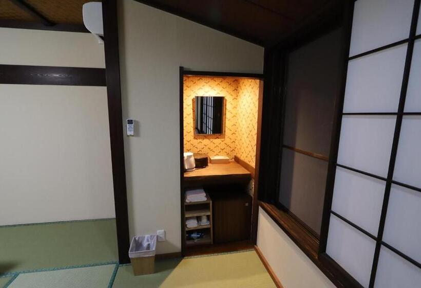 غرفة قياسية رباعية, Onsen & Garden Asante Inn