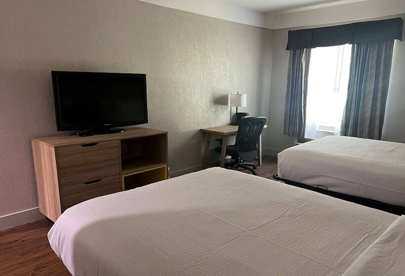 Номер Стандарт 2 Двуспальные Кровати, Days Inn By Wyndham Denham Springsbaton Rouge East
