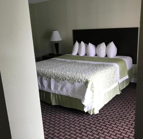 キングサイズベッドのデラックススイート, Days Inn By Wyndham Jellico  Tennessee State Line