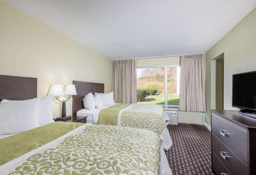 スイート, Days Inn By Wyndham Jellico  Tennessee State Line