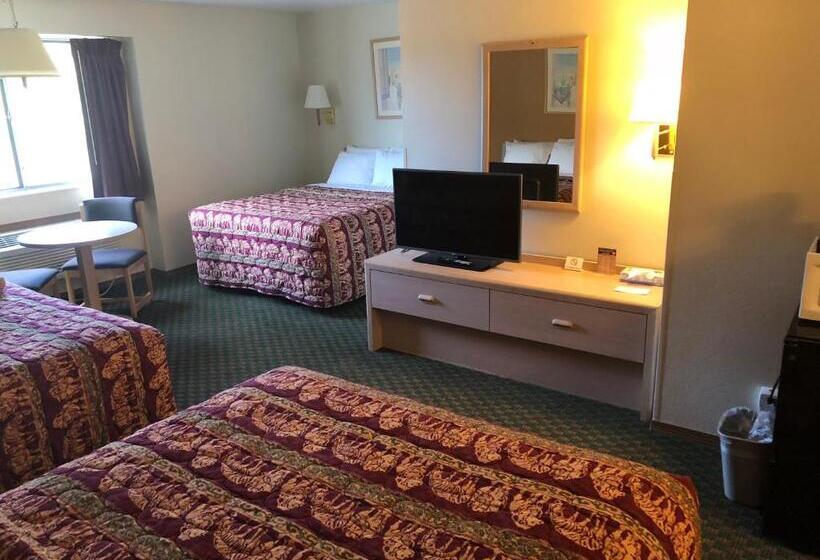 Трехместный Номер Deluxe, Kings Inn Cody