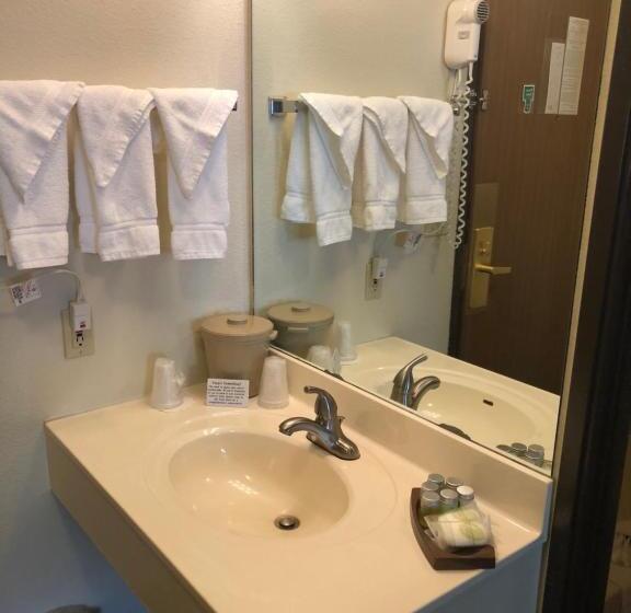 Трехместный Номер Deluxe, Kings Inn Cody
