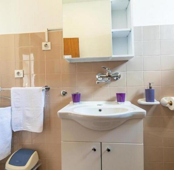 سوئیت 2 خوابه, Apartments & Rooms Rendulić
