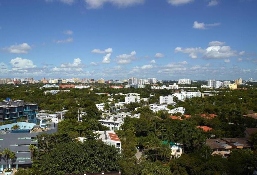 Люкс Кровать Кинг, Courtyard Miami Coconut Grove