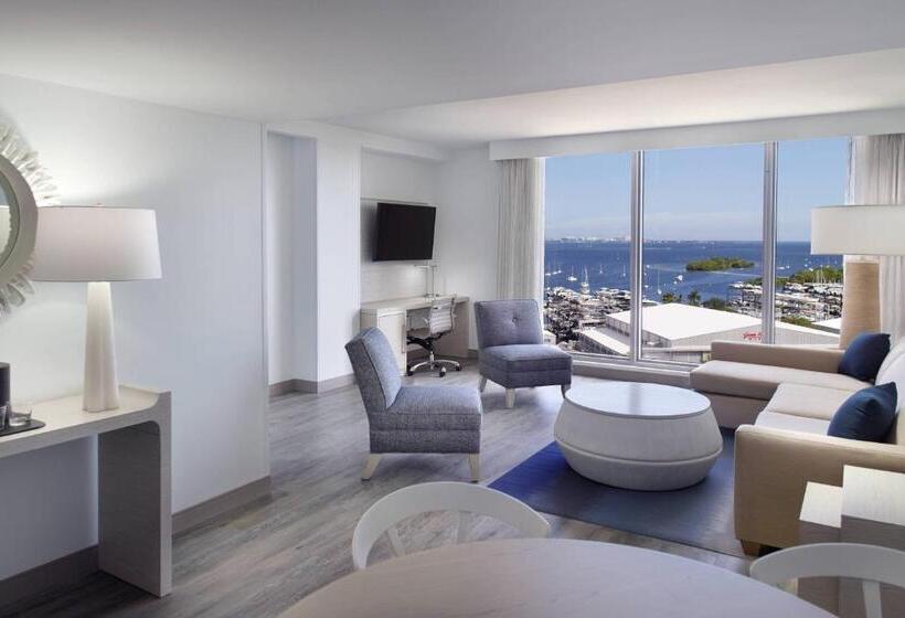 Люкс Кровать Кинг, Courtyard Miami Coconut Grove