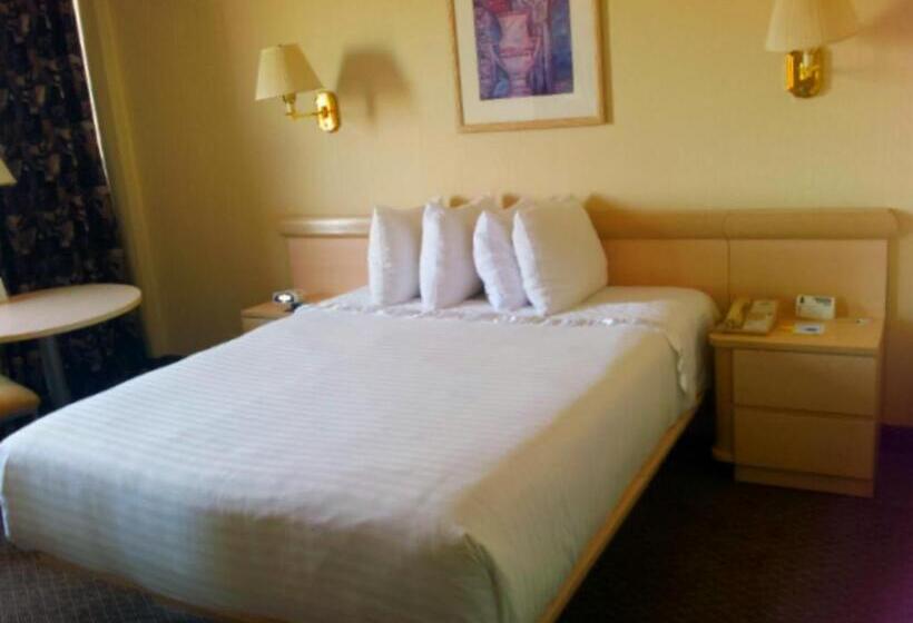 Стандартный Номер Кровать Кинг, Ramada By Wyndham North Bergen