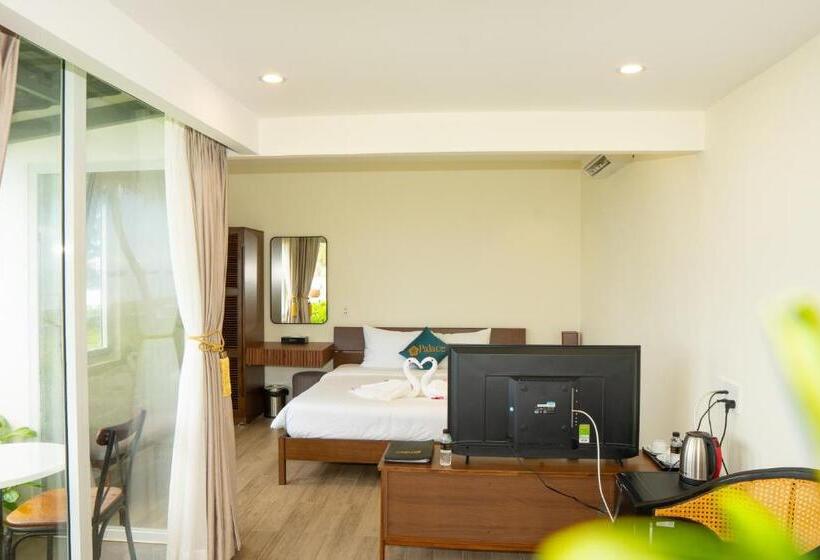 اتاق استاندارد با چشم‌انداز دریا, Palace Long Hai Resort