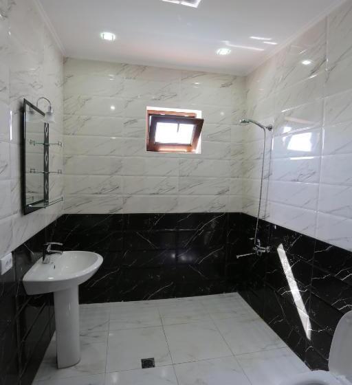 Economy Triple Room, Sataplia District